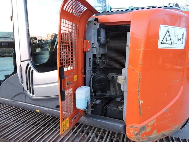 Ķēžu ekskavators HITACHI ZX135