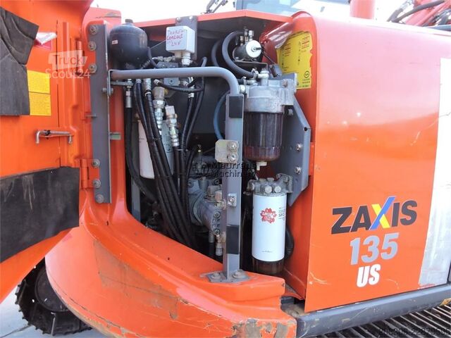 Ķēžu ekskavators HITACHI ZX135