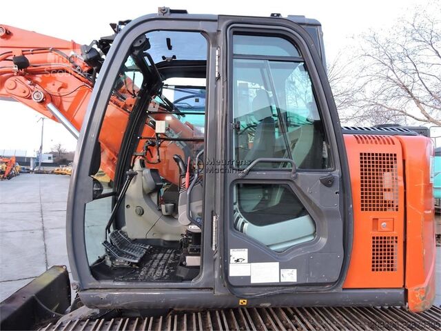 Ķēžu ekskavators HITACHI ZX135