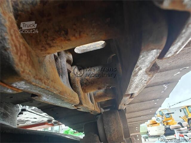 Ķēžu ekskavators HITACHI ZX135