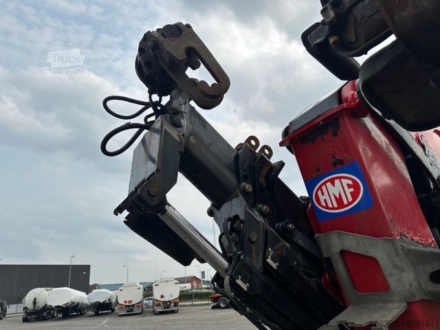 Kuorma-autoon asennettu nosturi  HMF 2120 K4 Radio Remote / Crane / Kran