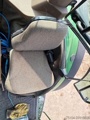Traktor John Deere 8420