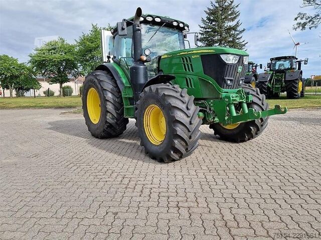 Traktor John Deere 6215R DirectDrive