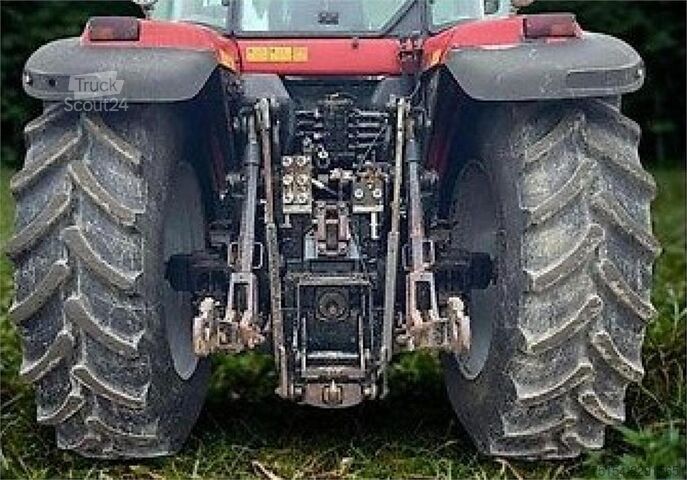 Traktor Massey Ferguson 8240