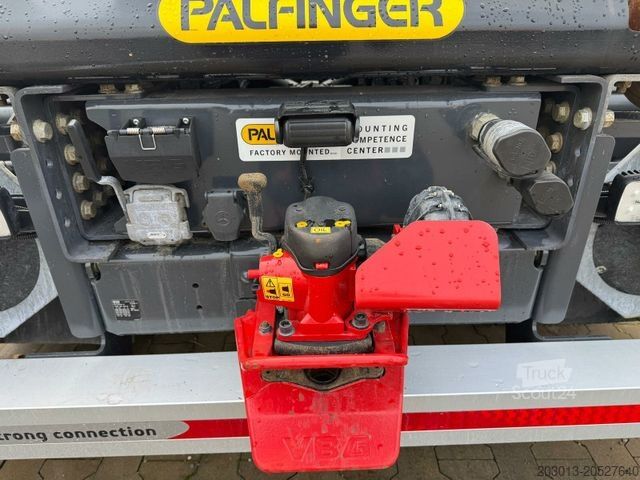 Haakarm vrachtwagen MERCEDES-BENZ Arocs 3253 8x4 Abrollkipper Kran Palfinger 37002