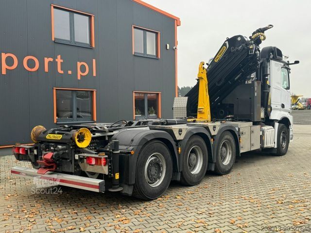 Autokran MERCEDES-BENZ Arocs 3253 8x4 Abrollkipper Kran Palfinger 37002
