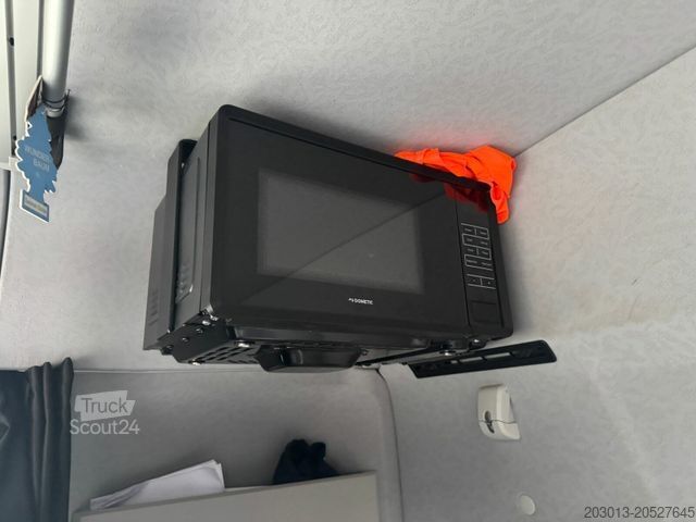 Lastbilsmonterad kran MERCEDES-BENZ Arocs 3253 8x4 Abrollkipper Kran Palfinger 37002