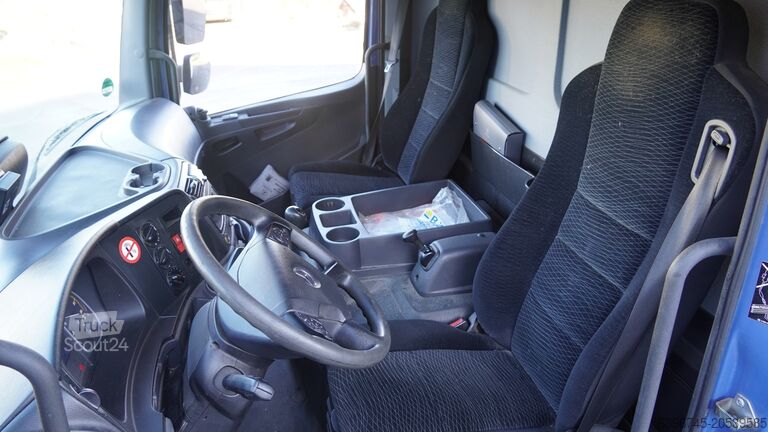 Transporter met koffer Mercedes-Benz Atego 816 Koffer mit LBW