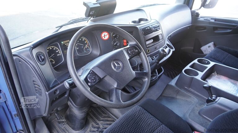 Transporter met koffer Mercedes-Benz Atego 816 Koffer mit LBW