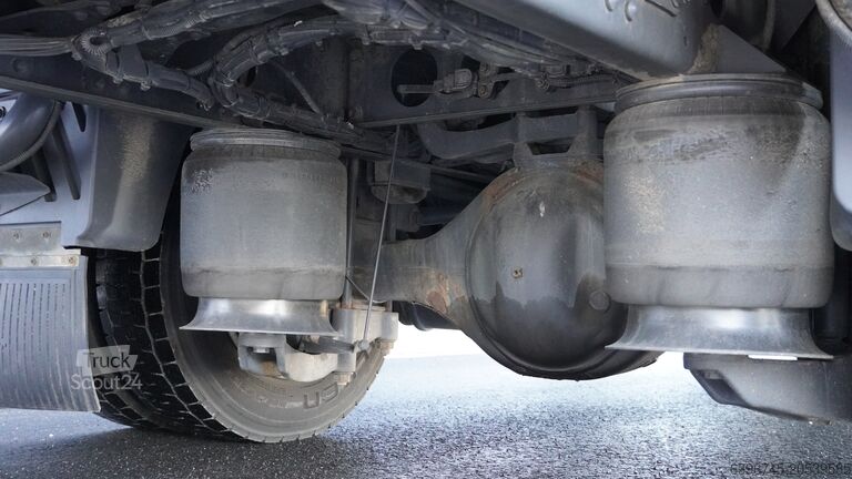 Transportér s kufrom Mercedes-Benz Atego 816 Koffer mit LBW