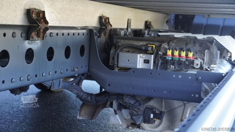 Transportér s kufrom Mercedes-Benz Atego 816 Koffer mit LBW