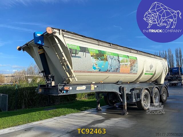 Camion de gunoi Benalu 