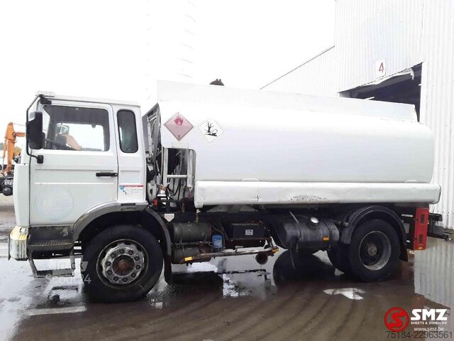Camion-citerne Renault Midliner 210