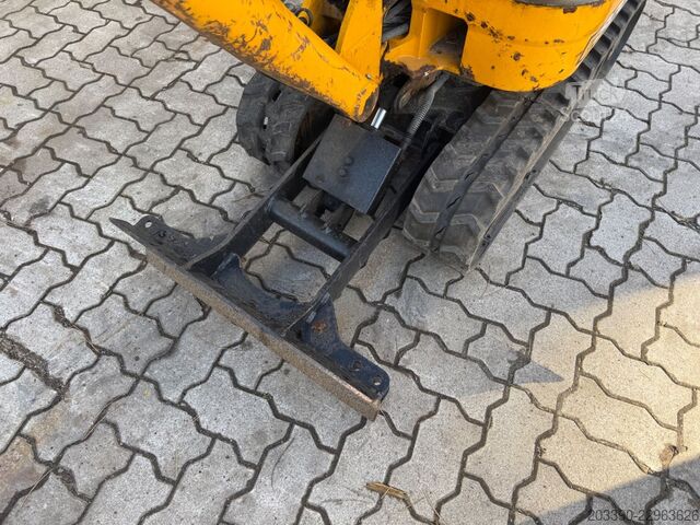 Mini-pelle JCB 8008 CTS / 2021 BJ / 733 H / 2 x Löffel