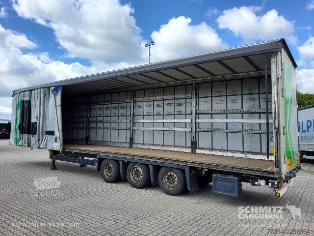 Semi-remorque bâchée Schmitz Cargobull Curtainsider Mega Getränke