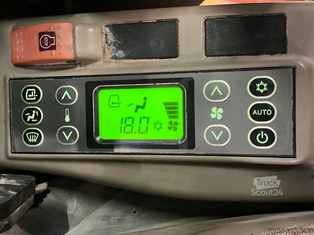 Pelle sur chenilles CASE CX 235 C SR