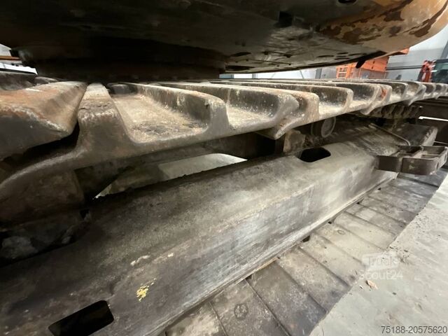 Pelle sur chenilles CASE CX 235 C SR