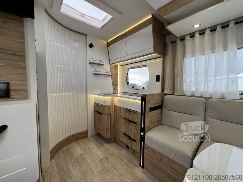 Camping-car semi-intégré Pilote Pacific P696D Hubbett - Solar - Markise