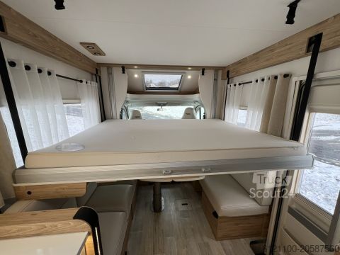 Pusiau integruotas kemperis Pilote Pacific P696D Hubbett - Solar - Markise