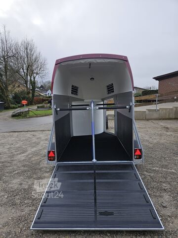 Zirgu piekabe Böckmann Champion Esprit