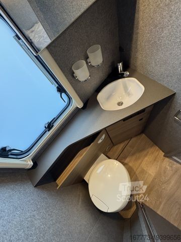 Integruota kemperis DETHLEFFS Trend I 7057 EB