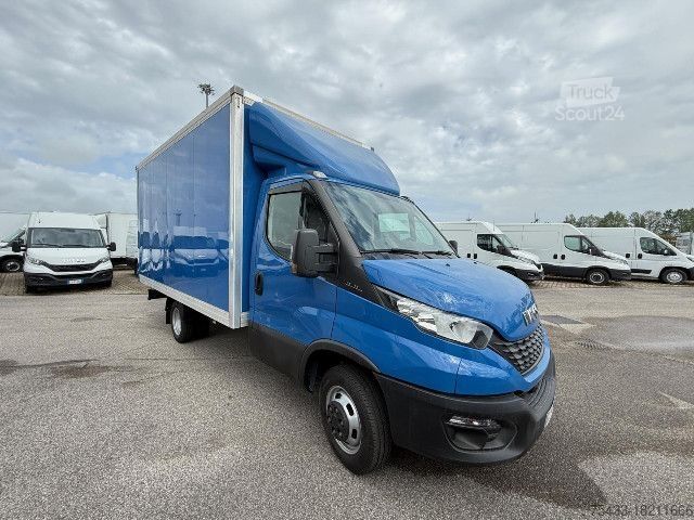 Sonderausbau-Transporter IVECO DAILY 35C16H BOX