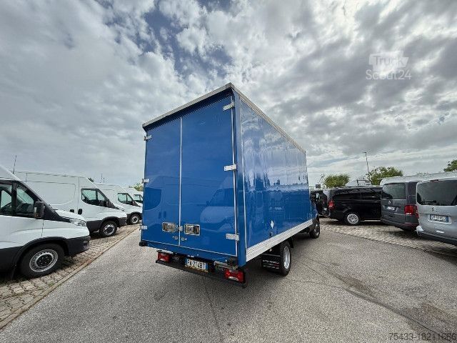 Sonderausbau-Transporter IVECO DAILY 35C16H BOX