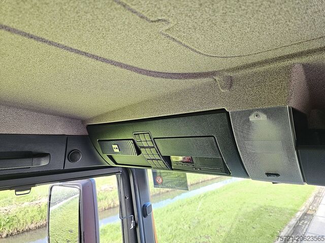 Remorque à plate-forme M.A.N. 26.420 TGS 6X2/4 ADR AT 285TKM