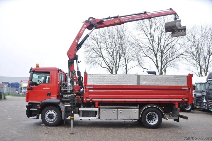 Kipper met kraan MAN TGM 18.250 2-SIDE KIPPER HIAB CRANE COMPRESSO...