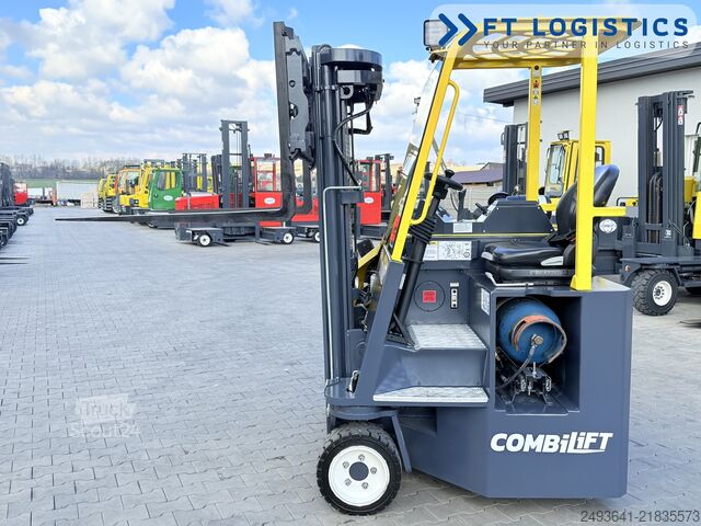 Négyirányú targoncát Combilift CB2500 GAS TRIPLEX 4900 FORK POSITIONER