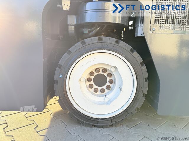 чотири-напрямний навантажувач Combilift C2500CB DIESEL TRIPLEX 5500 POSITIONER