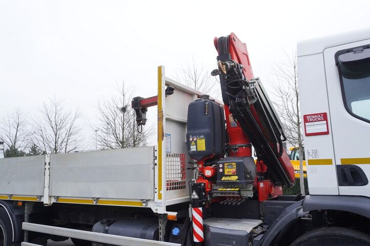 Emelvény daruval Renault C280 DTI 8 / FASSI crane 5.6T / 560 mth