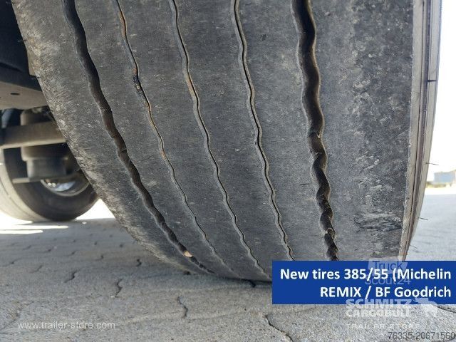 Atvira puspriekabė su tentu Schmitz Cargobull Curtainsider Mega