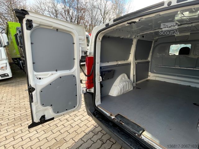 Skåpbil PEUGEOT Expert Kasten L2H1 Kasten Avantage 2,0 Ltr.-94kW