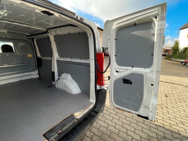 Skåpbil PEUGEOT Expert Kasten L2H1 Kasten Avantage 2,0 Ltr.-94kW