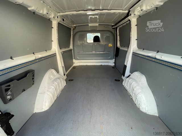 Skåpbil PEUGEOT Expert Kasten L2H1 Kasten Avantage 2,0 Ltr.-94kW