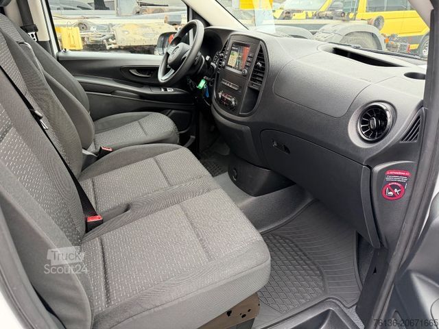 Minibuss MERCEDES-BENZ Vito Tourer 114 CDI Automatik 9 Sitzer Klima LED