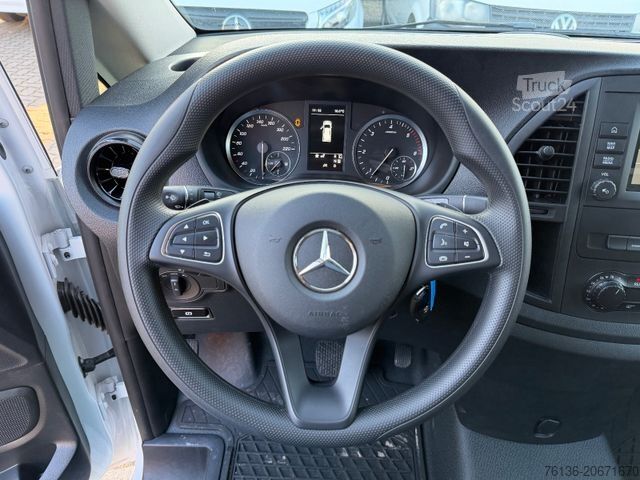 Minibuss MERCEDES-BENZ Vito Tourer 114 CDI Automatik 9 Sitzer Klima LED