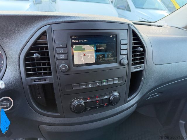 Minibuss MERCEDES-BENZ Vito Tourer 114 CDI Automatik 9 Sitzer Klima LED