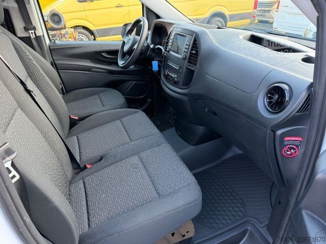 Minibuss MERCEDES-BENZ Vito Tourer 114 CDI Automatik 9 Sitzer Klima LED
