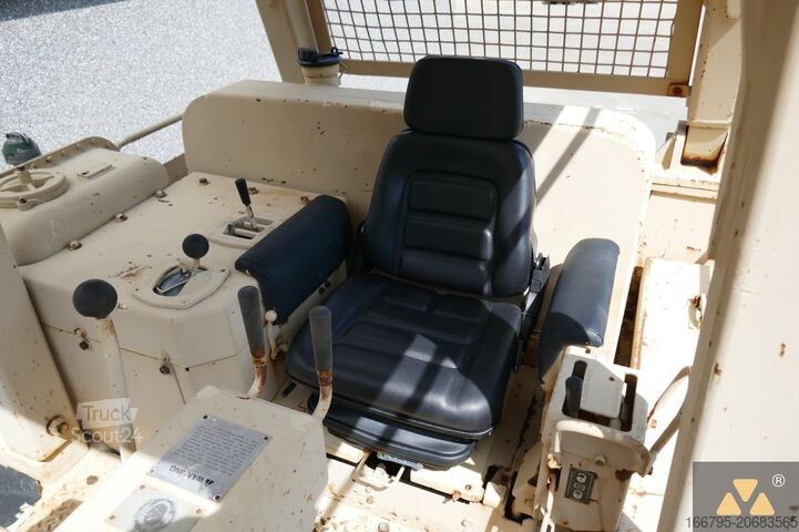 جرافة Caterpillar D7G Ex-army