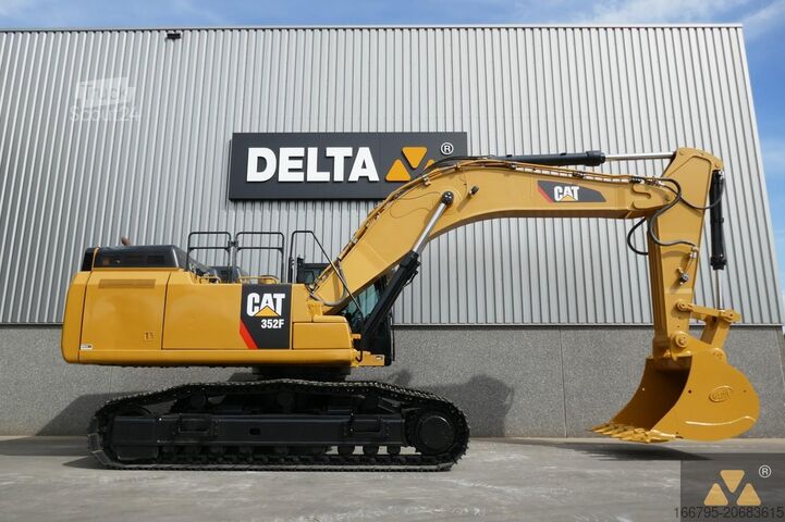 الحفارة الزاحفة Caterpillar 352F