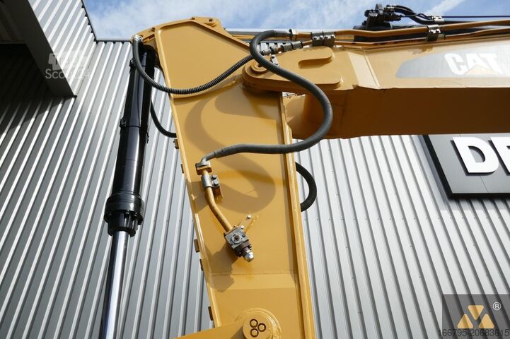 الحفارة الزاحفة Caterpillar 352F