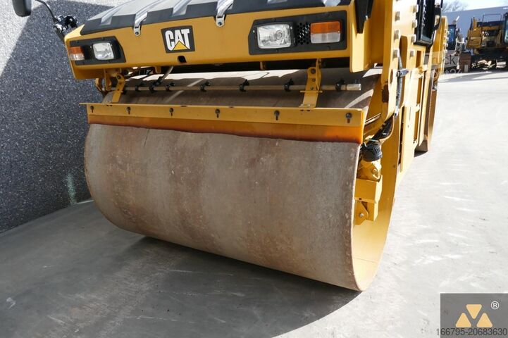 الأسطوانة جنبا إلى جنب Caterpillar CB10