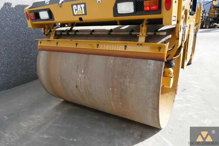 الأسطوانة جنبا إلى جنب Caterpillar CB10