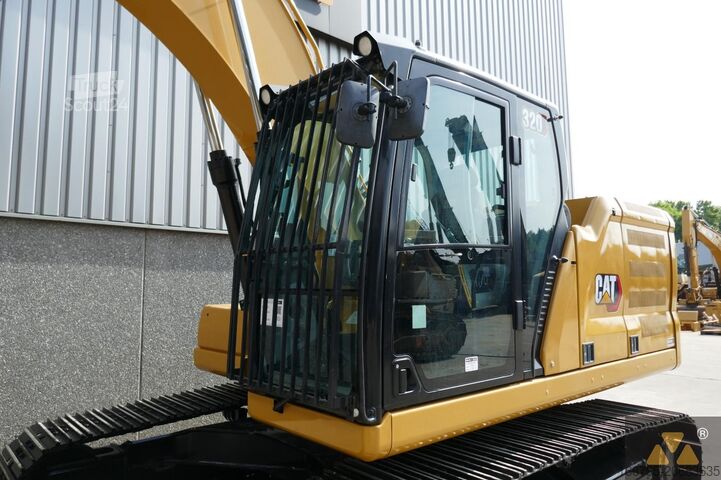 الحفارة الزاحفة Caterpillar 320