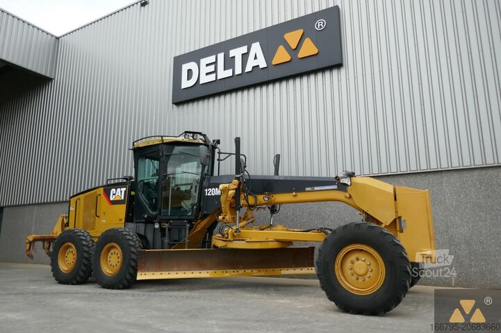 ممهدة الطرق Caterpillar 120M