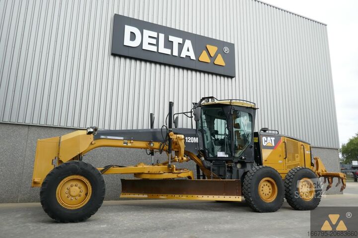 ممهدة الطرق Caterpillar 120M