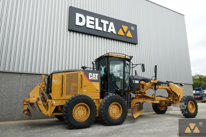 ممهدة الطرق Caterpillar 120M