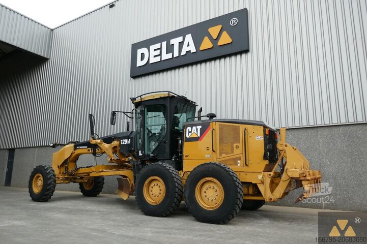 ممهدة الطرق Caterpillar 120M